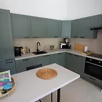 La Bulle, Cocon Douillet Renove Μεντόν
